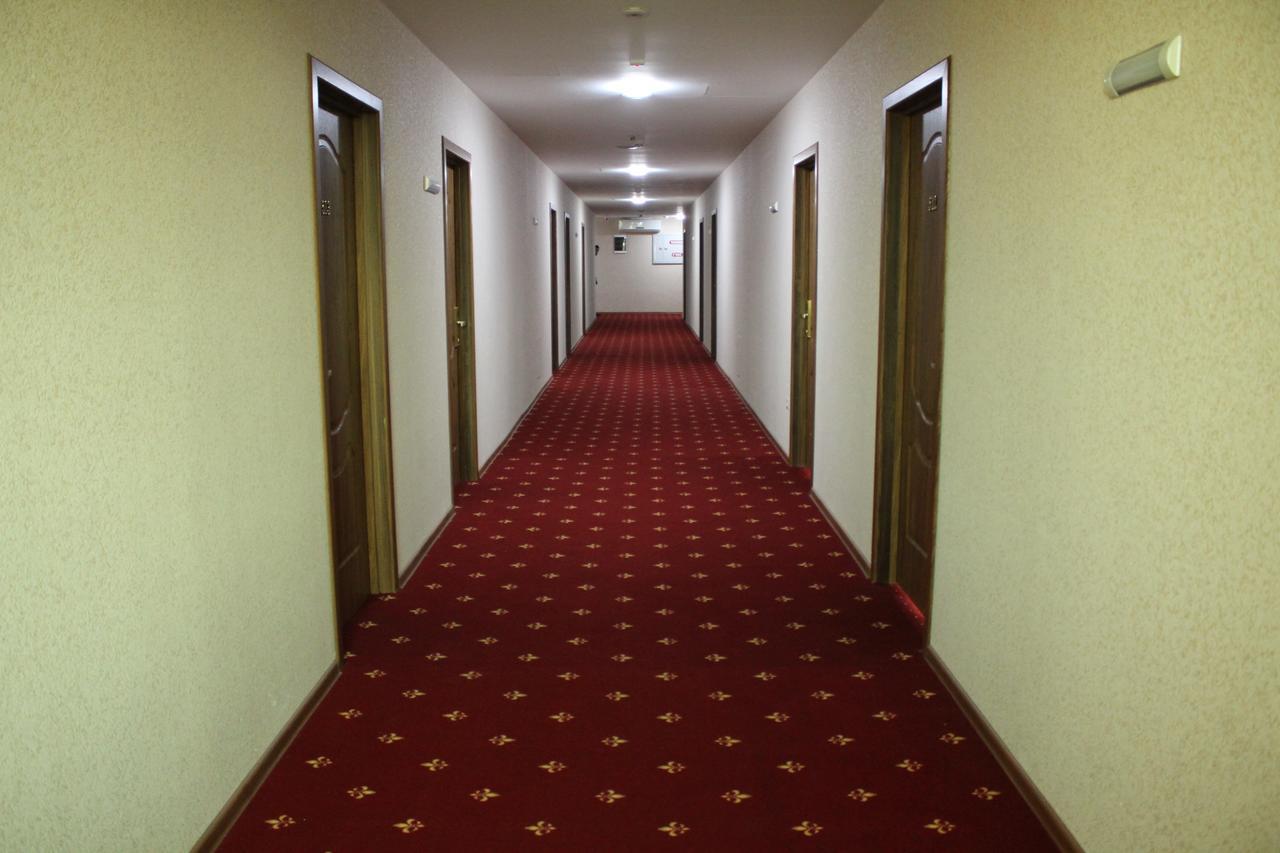 Bridge Hotel Bakoe Buitenkant foto